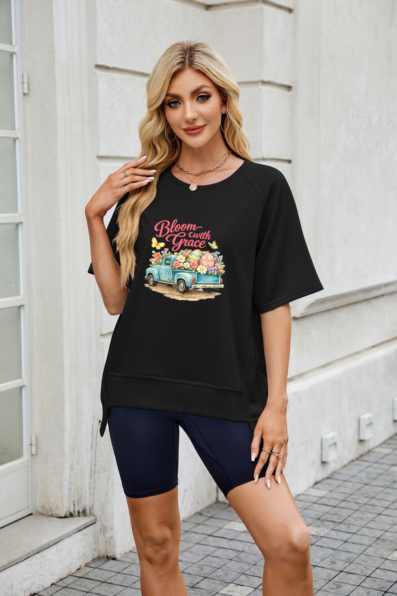 Easter Bunny Bow Graphic Casual Crewneck T-Shirt – Women's Relaxed Fit Spring Tee